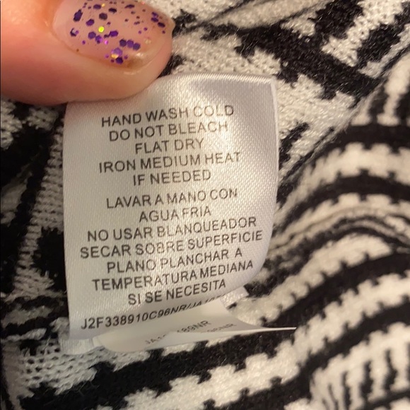 JOSEPH A Printed Turtleneck Sweater - Picture 7 of 7